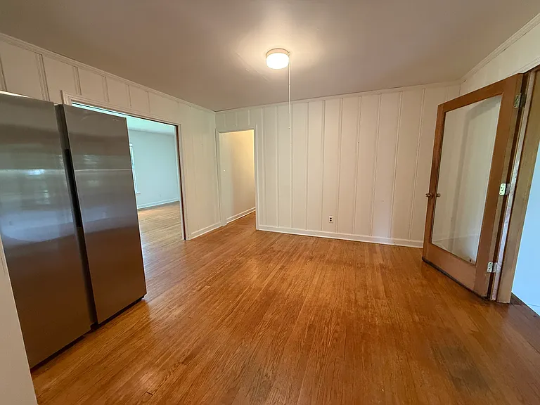 1007 Fowler St — Photo 10
