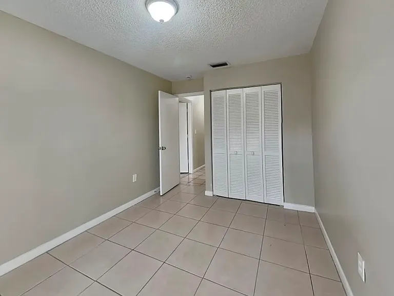 11225 SW 117th Ct — Photo 10