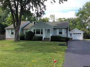 2 Lenann Dr, Altamont, NY 12009