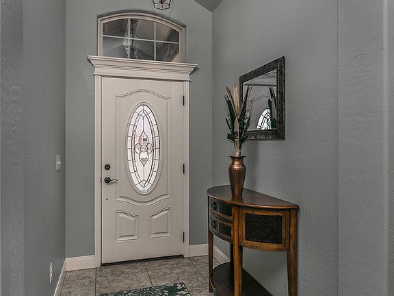 4th image of 6 Cody Ln