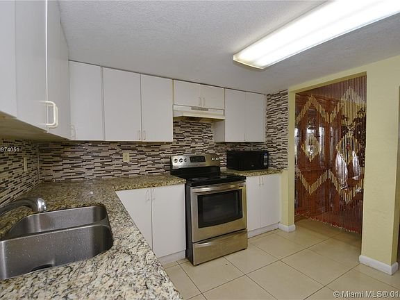 5th image of 4016 Inverrary Blvd #15A