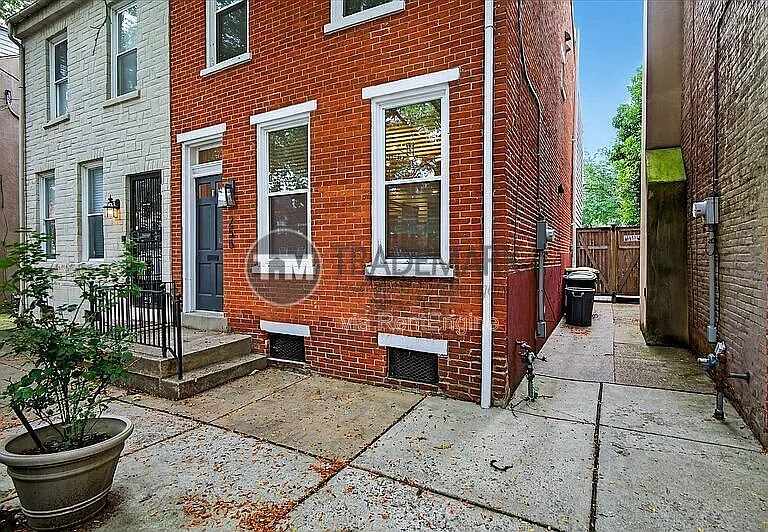 255 New Holland Ave — Photo 3