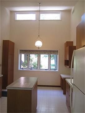 5th image of 3916 Woodside Dr