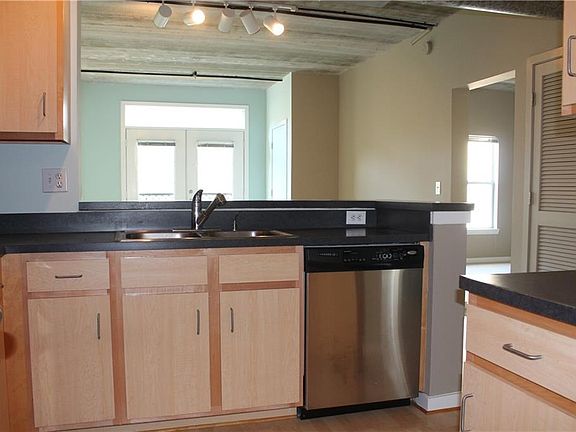 3rd image of 800 Peachtree St NE APT 2402