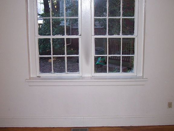5th image of 200 W Franklin St APT 6
