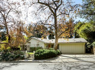 1017 Maroney Ln, Pacific Palisades, CA 90272