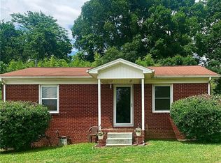 2225 Yale Ct, High Point, NC 27260