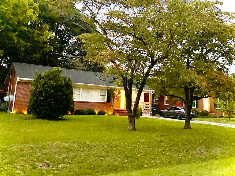 1217 Sunset Ave — Photo 38