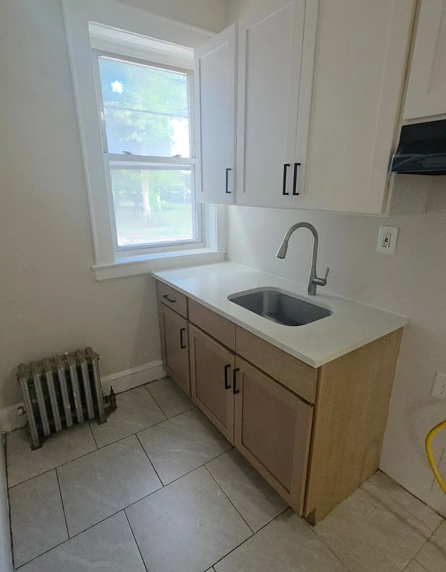2 bed, 700 sqft, $1,850 — Photo 1