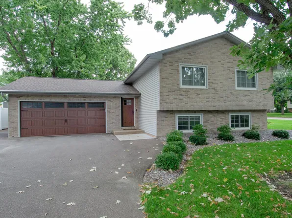 203 111th Ave NW, Coon Rapids, MN 55448
