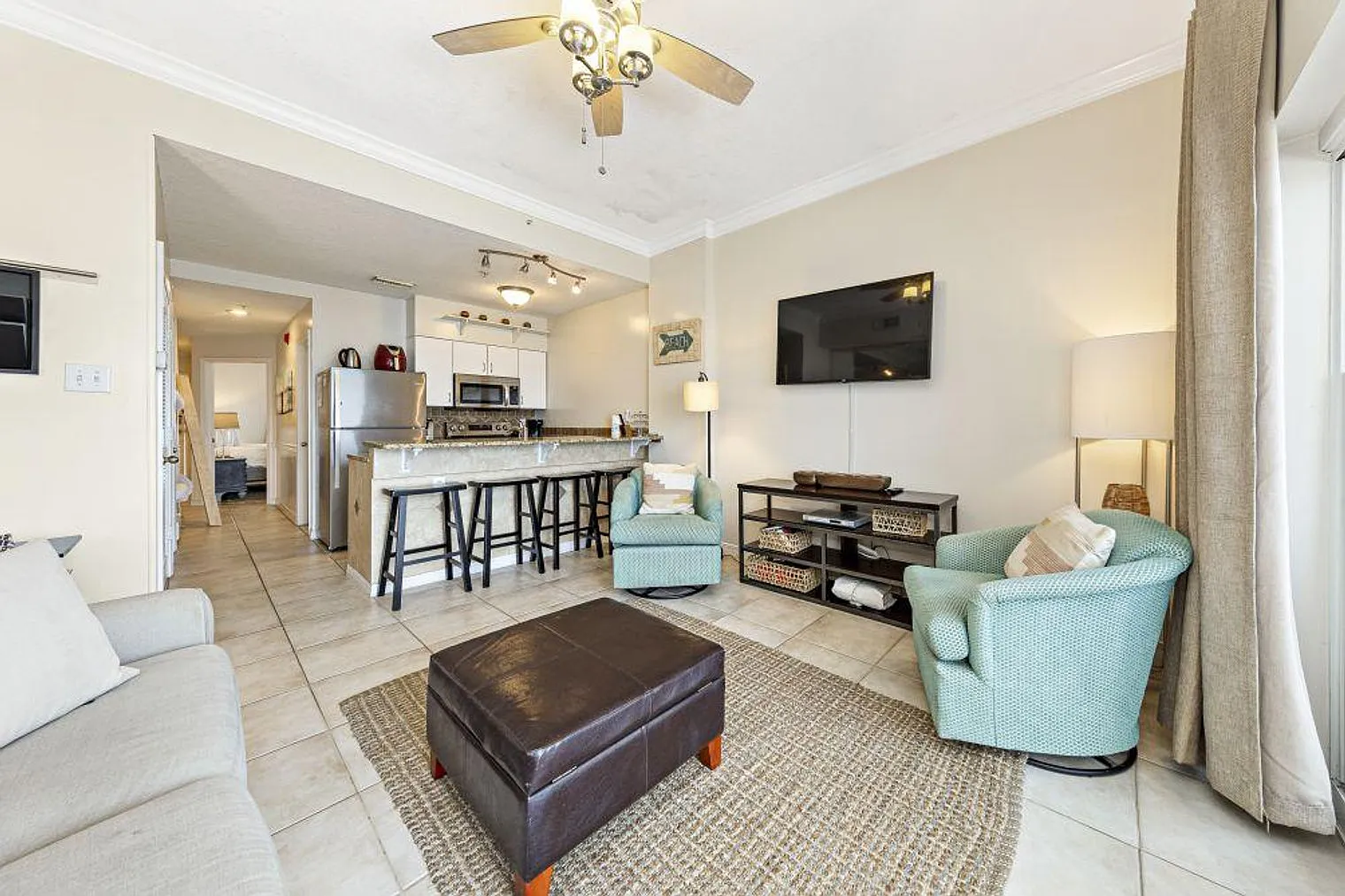 1 bed, 2.0 bath, 871 sqft, $3,557 — Photo 3