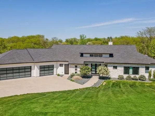 36774 High Meadows Ln, Cumming, IA 50061