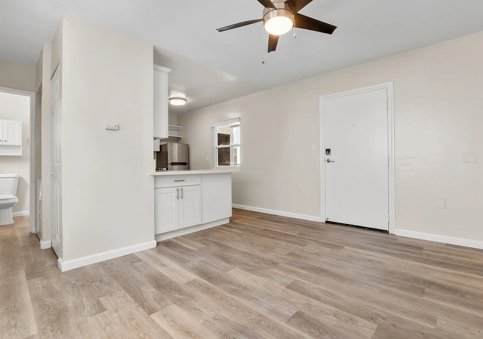 715 Cohasset — Photo 2