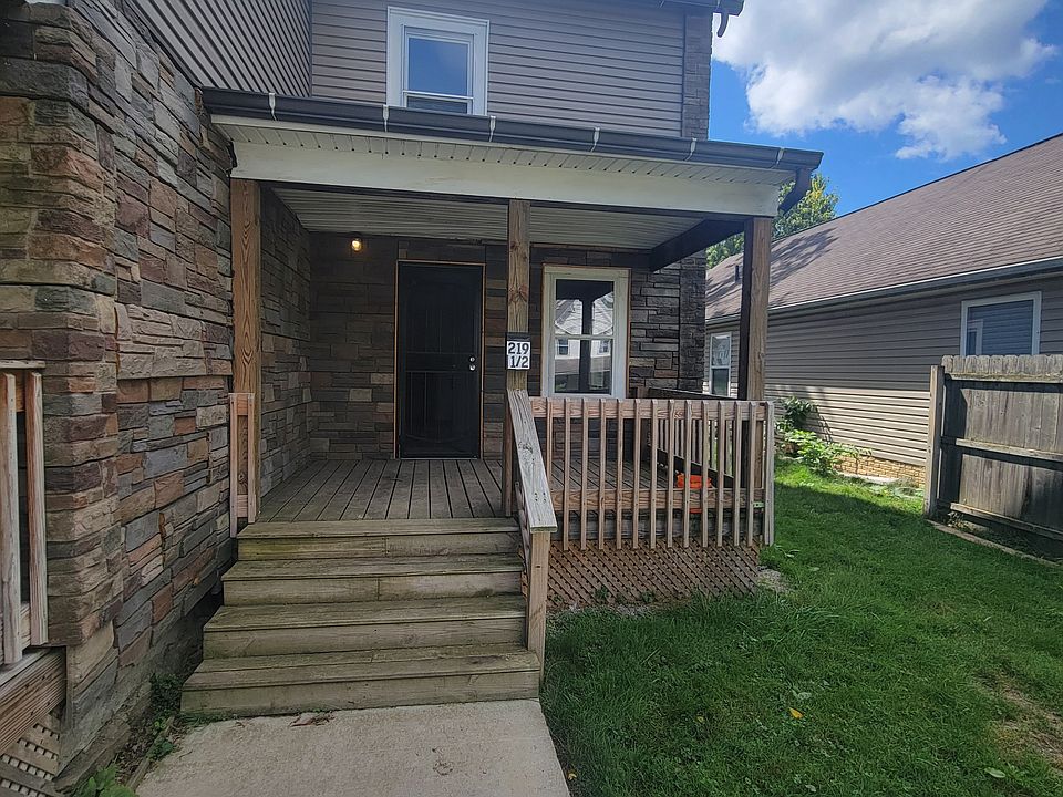 1st image of 219 W 5th St #219