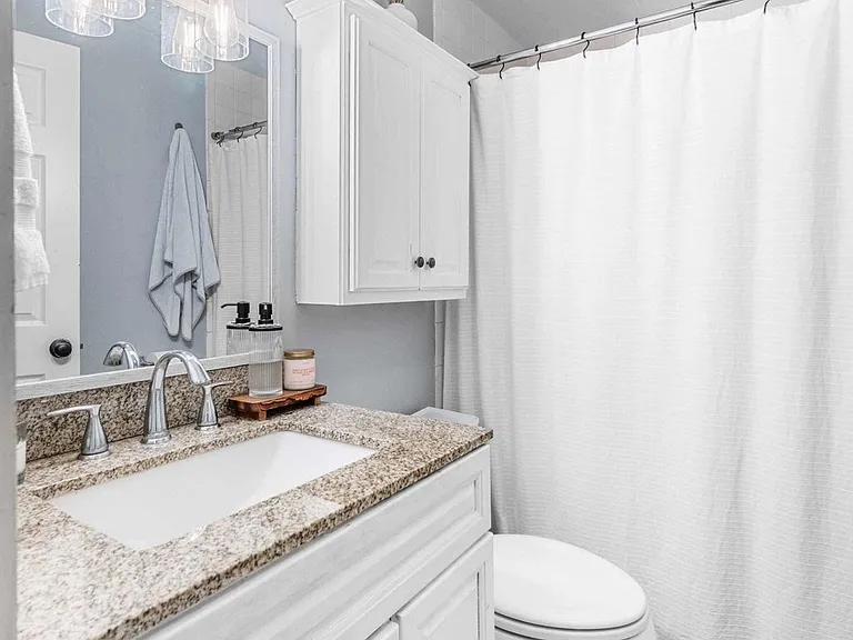 227 W 3rd St #2 — Photo 7