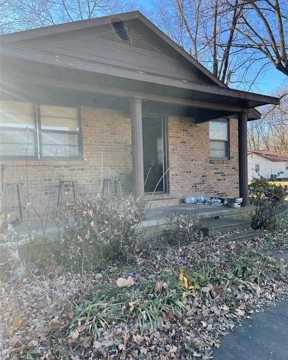 1st image of 9 Valley Dr