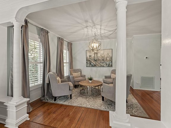 5th image of 864 E Park Ave