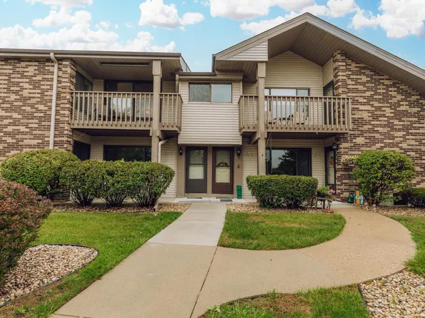 W176N9738 Riversbend CIRCLE EAST East, Germantown, WI 53022