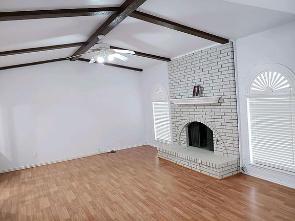 2nd image of 2910 Amesbury Ct