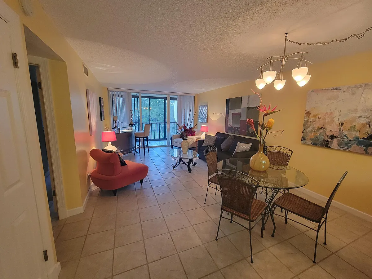 Living room - 25806 Cockleshell Dr #C-314