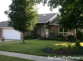 935 Karen Rd, Sandwich, IL 60548