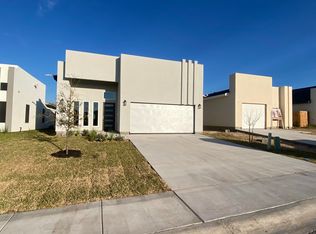 1429 Los Estribos Dr, Laredo, TX 78043