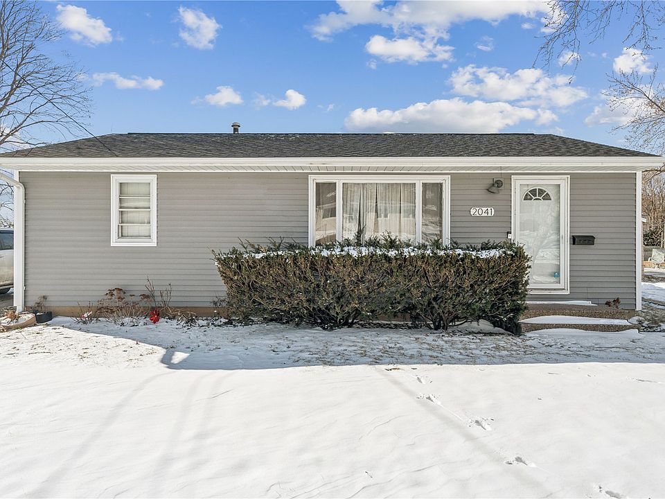 1st image of 2041 Sharwood Dr NE