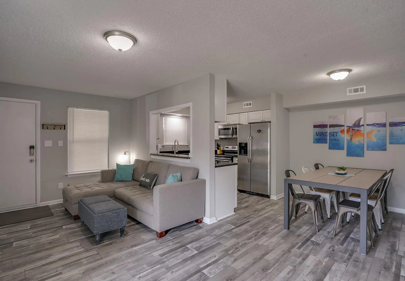2 bed, 1010 sqft, $3,150 — Photo 2