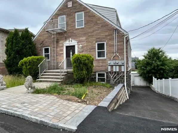 1014 Ponsi St, Fort Lee, NJ