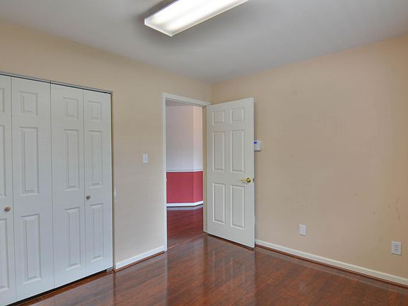 5th image of 2227 Hickory Manor Way