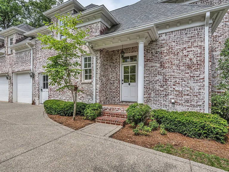 3205 Woodlawn Dr — Photo 40