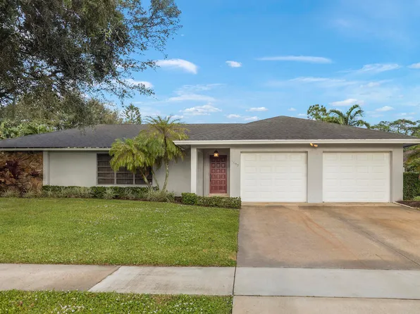 1192 Essex Drive, Wellington, FL 33414