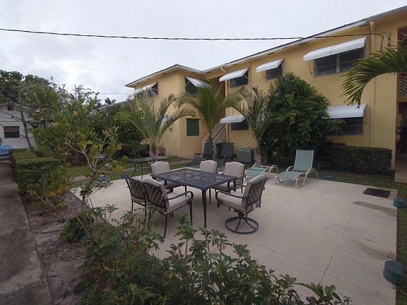 2nd image of 101 N Lakeside Dr APT 3