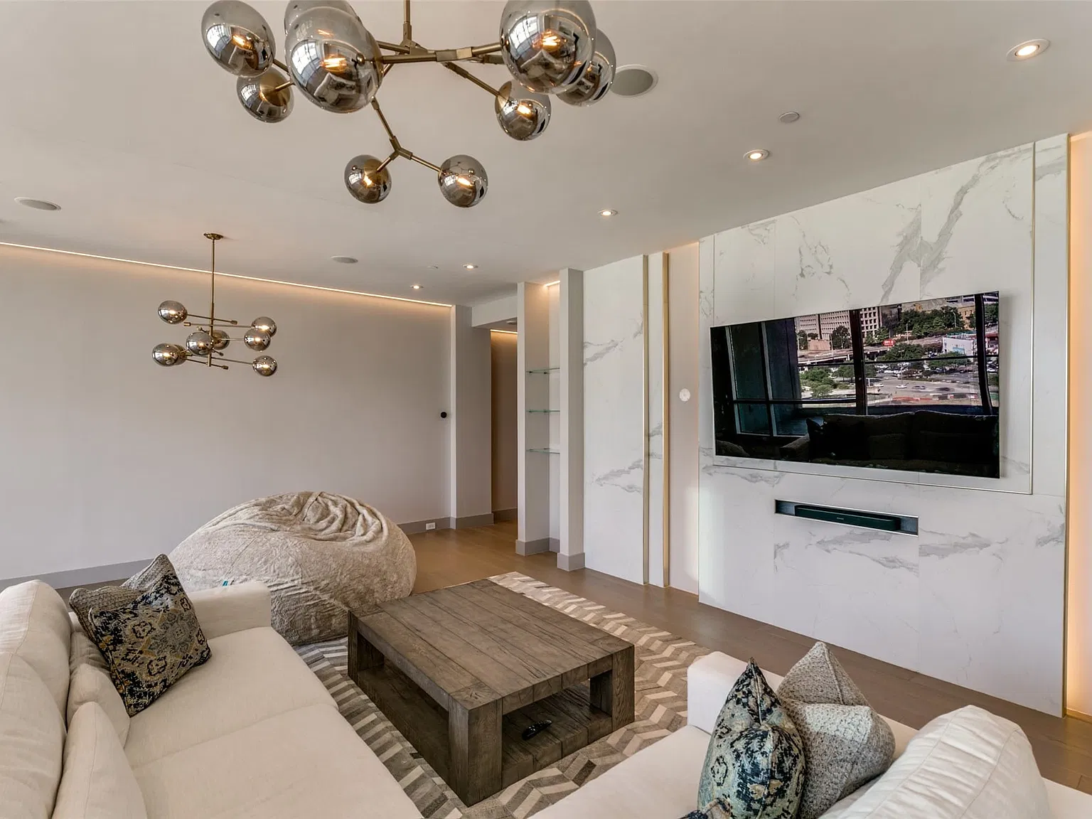 2 bed, 2.5 bath, 1755 sqft, $9,000 — Photo 4