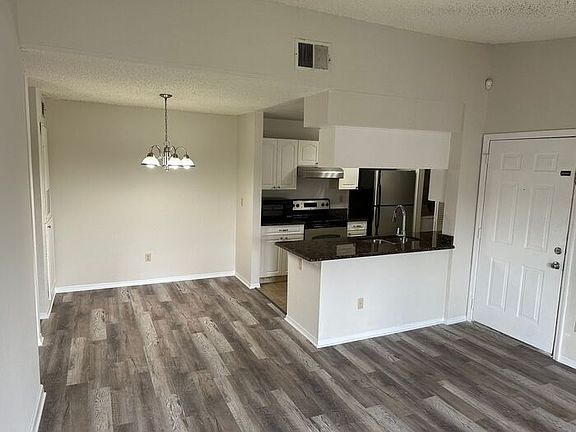 3rd image of 2550 N Alafaya Trl APT 3301