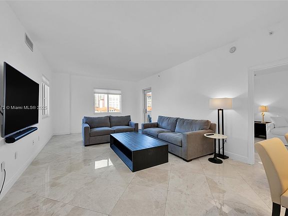 4th image of 10 Aragon Ave Ste 810