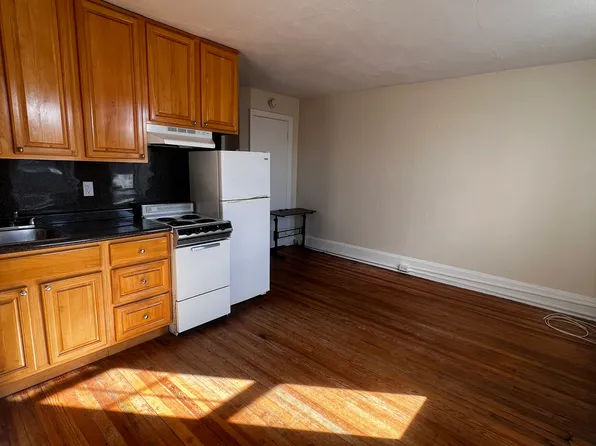 2046 Locust St APT 4R, Philadelphia, PA 19103