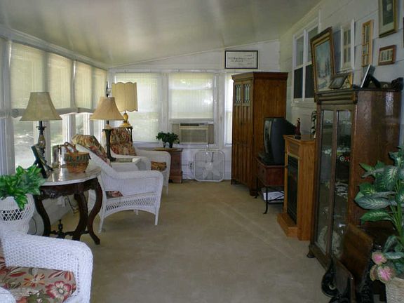 3rd image of 28 Mount Kisco Dr