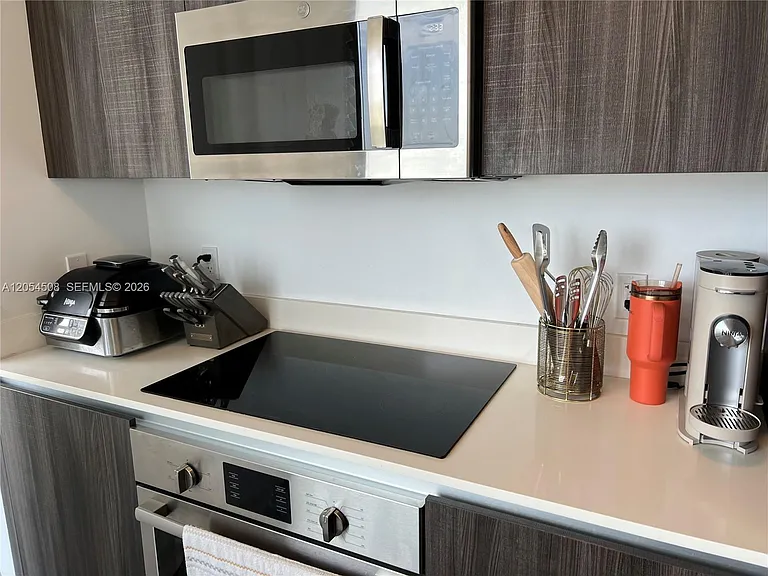 488 NE 18th St #2301 — Photo 12