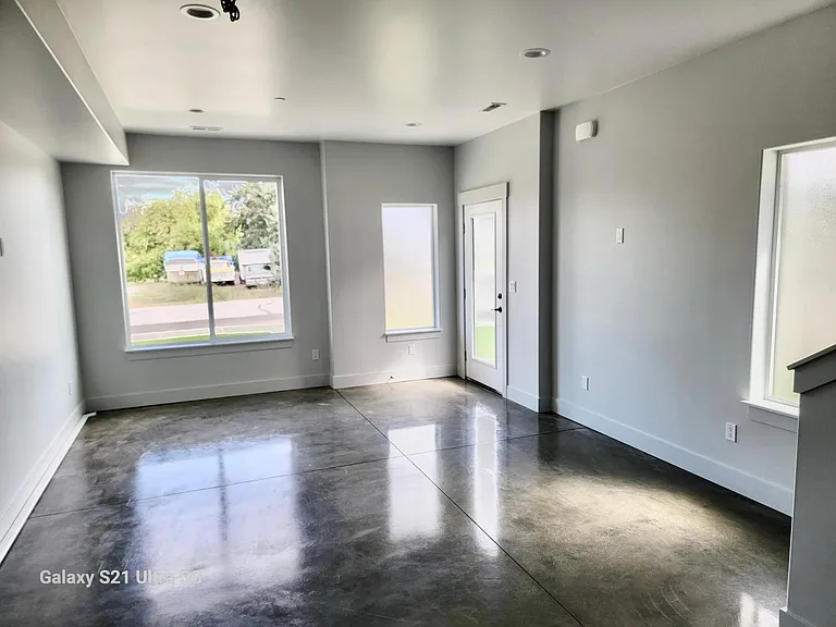 310 Pear Ln — Photo 7