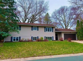 1704 McKinley Dr, Northfield, MN 55057