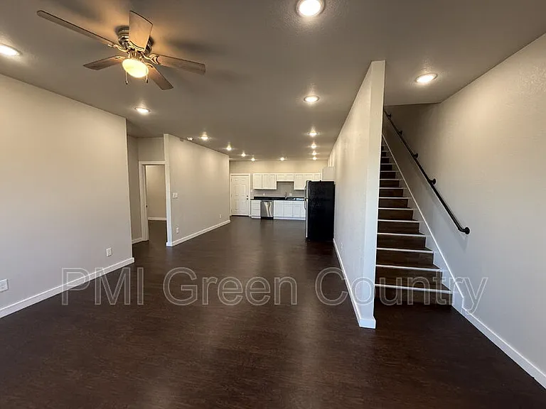 13513 S Mingo Rd #7 — Photo 3