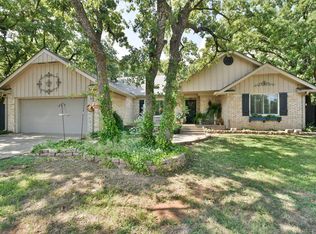 32 Canterbury Ln, Duncan, OK 73533