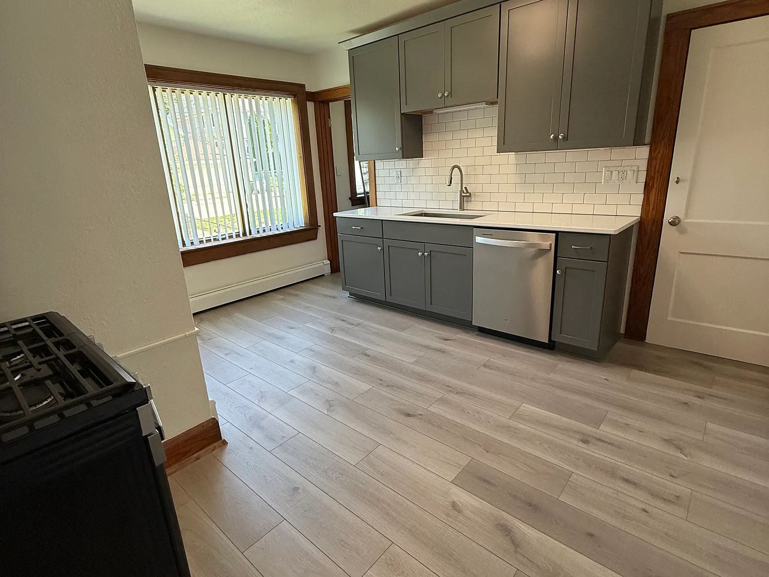 1 bed, 850 sqft, $1,800 — Photo 1
