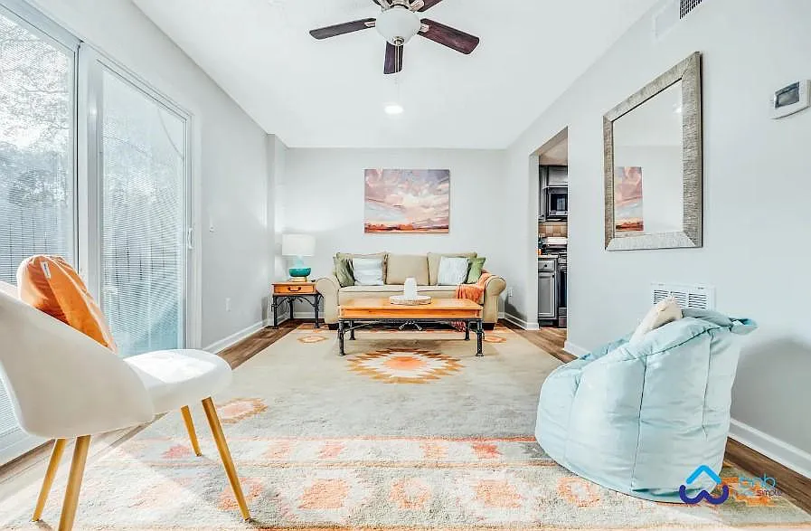 8802 Long Beach Cir
