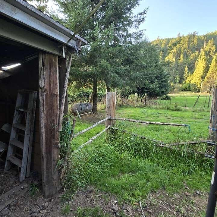 2nd image of 10195 Sweet Creek Rd