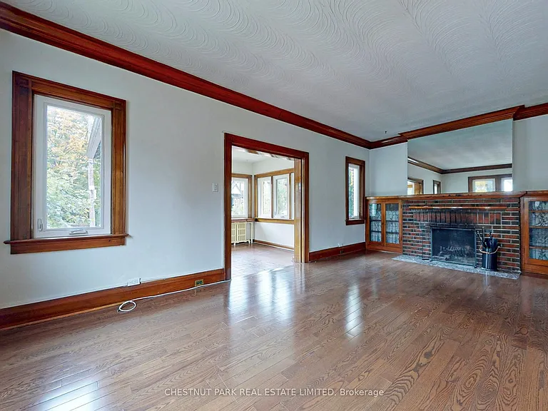 114 Colin Ave — Photo 8