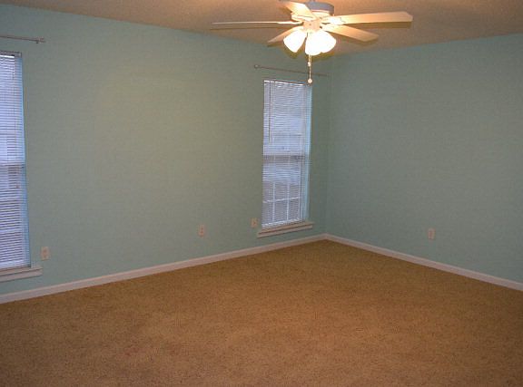 5th image of 201 Thistlewood Dr