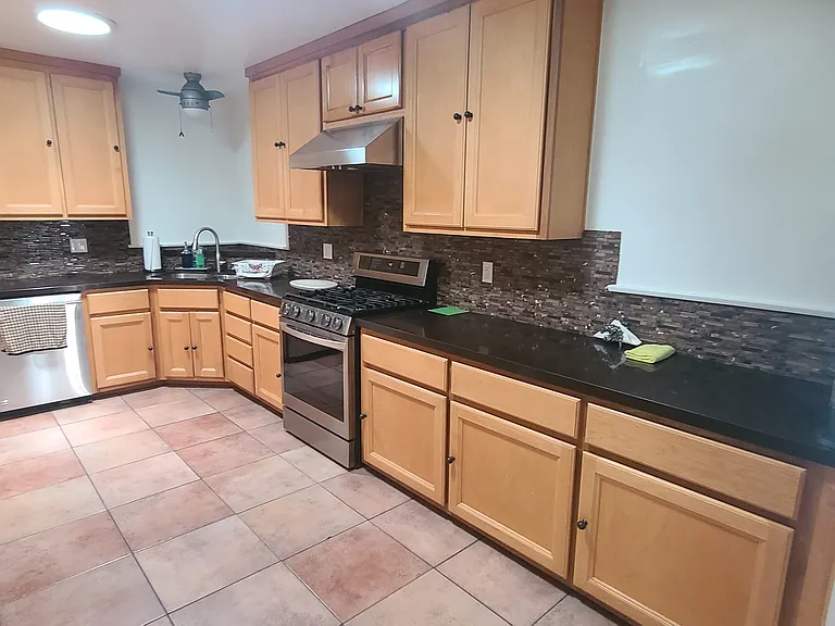 2019 N Manning St — Photo 11