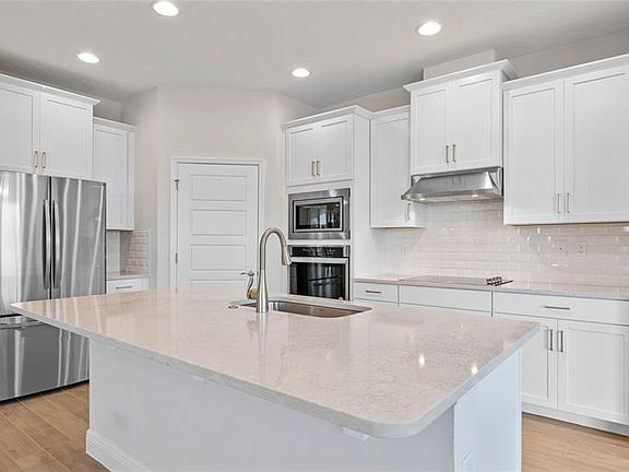5th image of 9693 Lost Creek Dr
